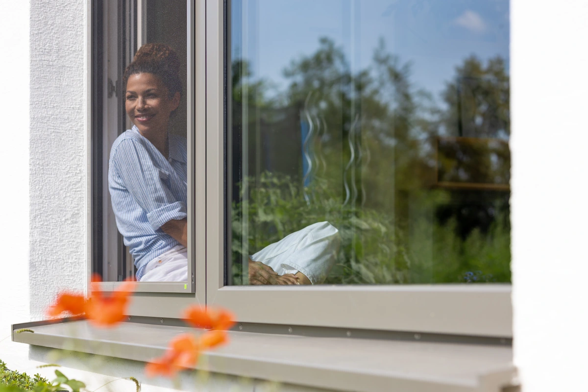 Maßgefertigter Insektenschutz an einem Fenster